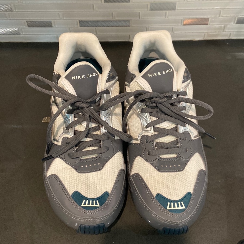 Nike Tennis Shoes